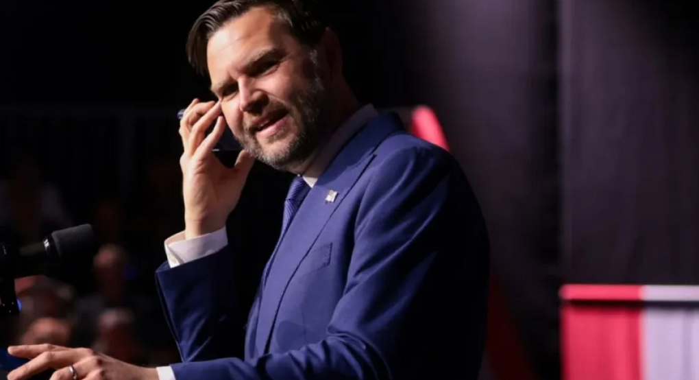 Αμήχανη στιγμή για τον Τζέι Ντι Βανς: Κάλεσε τον Τραμπ και απάντησε ο τηλεφωνητής εν μέσω συνομιλιών για το Ιράν