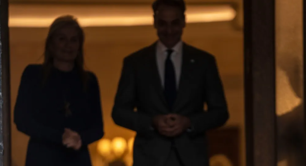 Στον «Ευαγγελισμό» ο Μητσοτάκης για τη νοσηλεία της συζύγου του