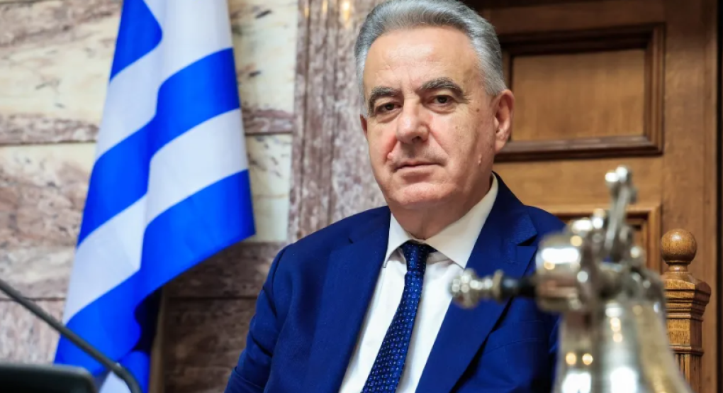 Η απορία του ΠΑΣΟΚ για το βιογραφικό Καββαδά: Πώς υπηρετούσε στην Πολεμική Αεροπορία και είχε παράλληλα επιχείρηση ποτών;