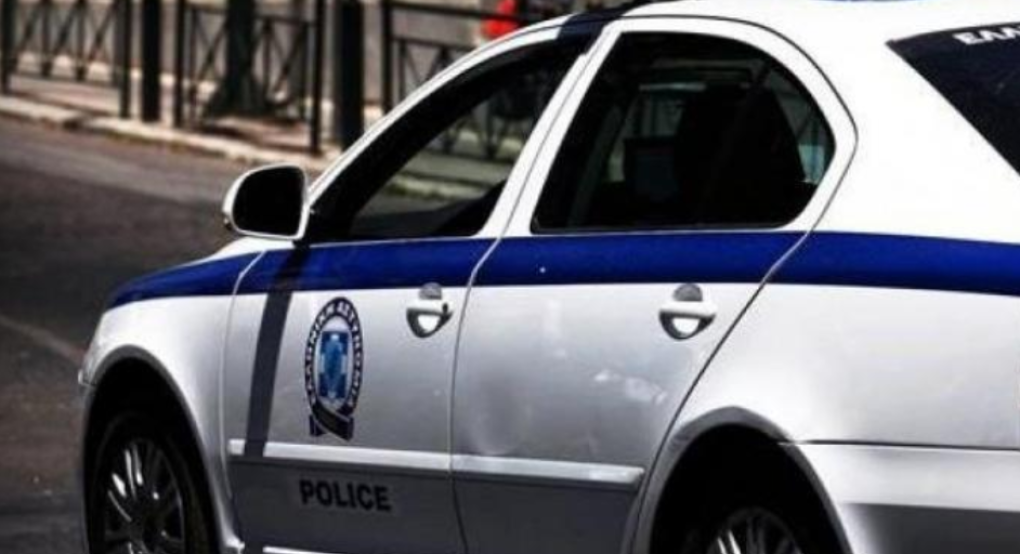 Περισσότερα από 1,1 κιλά κοκαΐνης βρέθηκαν καλά κρυμμένα σε σταθμευμένο όχημα