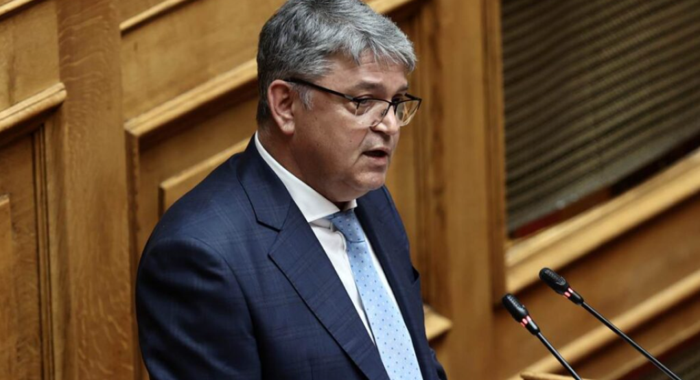 ΝΙΚΗ: Επιστρέφει ψίχουλα στην κοινωνία από το ματωμένο πλεόνασμα