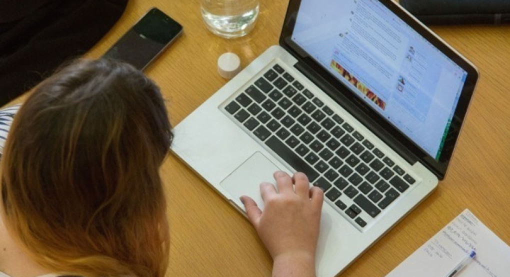 7 ώρες online, 44 χρόνια σε οθόνες: Η νέα πραγματικότητα της ψηφιακής ζωής