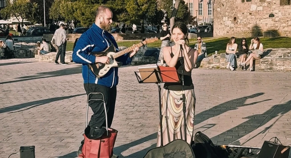 Θεσσαλονίκη: Πρόστιμο 300 ευρώ σε μουσικούς του δρόμου στην Νέα Παραλία