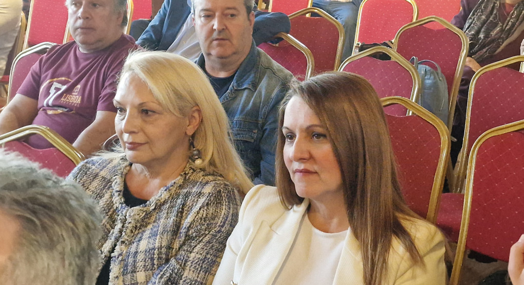 Η διακριτική παρουσία της Εύας Παπατούση στο πλευρό του Δημάρχου Έδεσσας