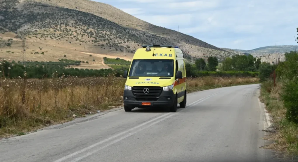 Περιπολικό παρέσυρε 12χρονη έξω από δημοτικό σχολείο στη Σαλαμίνα