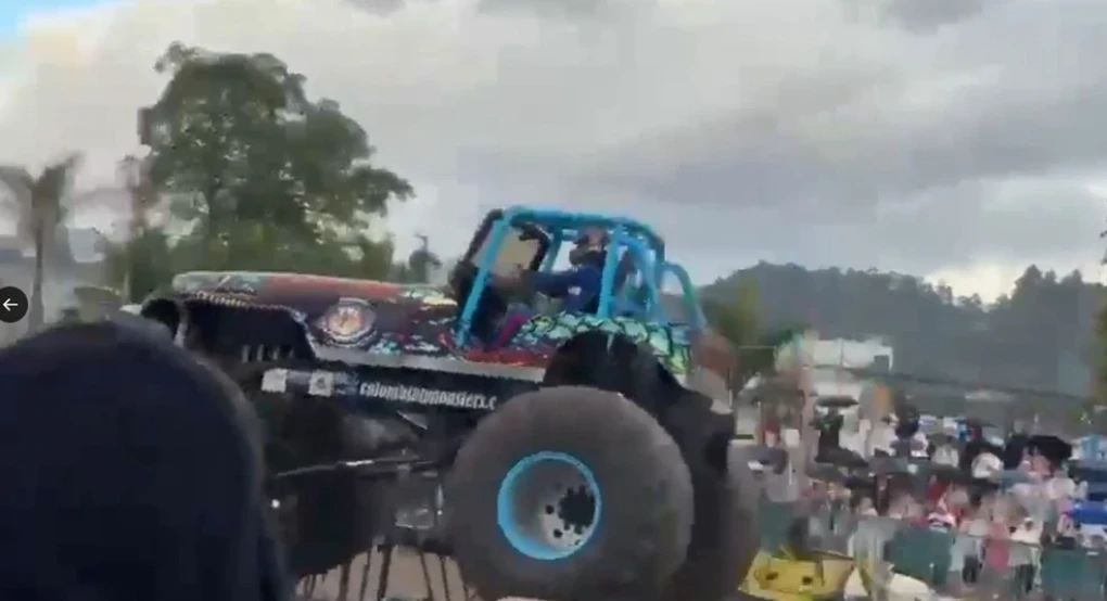 Monster truck έπεσε πάνω σε θεατές κατά τη διάρκεια αγώνα επίδειξης στην Κολομβία – Δυο νεκροί, ανάμεσά τους 10χρονο κοριτσάκι