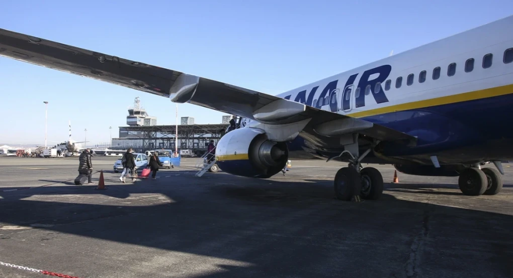 Έκτακτη σύσκεψη για τις πτήσεις στο αεροδρόμιο Μακεδονία: Αναβρασμός για το ενδεχόμενο να κλείσει η βάση της Ryanair