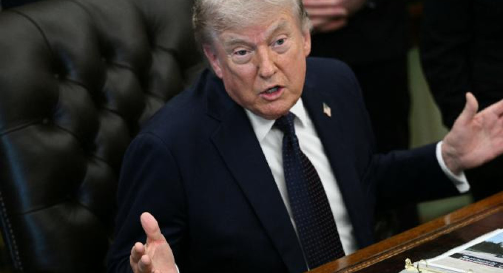 Τραμπ: «Το Ιράν μας είπε ότι καταρρέει και θέλουν να ανοίξουμε τα Στενά του Ορμούζ το συντομότερο δυνατό»