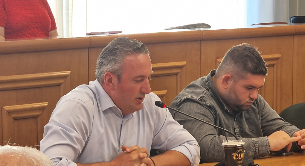 Χρήστος Μπάτσης: Κριτική για τα εγκαίνια στους Προμάχους και αιχμές για τη διαχείριση δημοτικών μηχανημάτων
