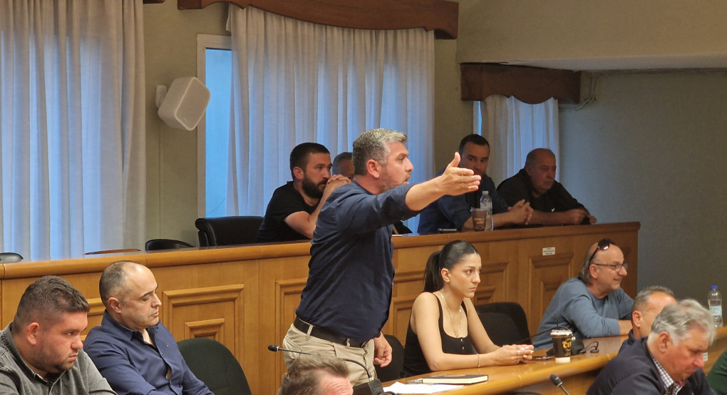 Ηγετική εμφάνιση του Χρήστου Χατζηγιάννιδη στο Δημοτικό Συμβούλιο – Σκληρή κριτική για αδέσποτα και ζητήματα καθημερινότητας