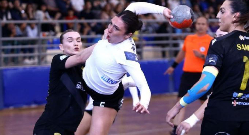 Καλή εμφάνιση από τις Γιαννιτσιώτισες Τροχίδου και Ανδρίτσου: Μεγάλο διπλό και προβάδισμα για τον τίτλο ο ΠΑΟΚ (vid)