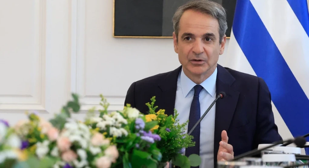 Ο Μητσοτάκης βάζει απέναντι Τσίπρα, Ανδρουλάκη και Καρυστιανού ως «πολιτική Bαβέλ» και αντιπαραβάλλει την πολιτική σταθερότητα