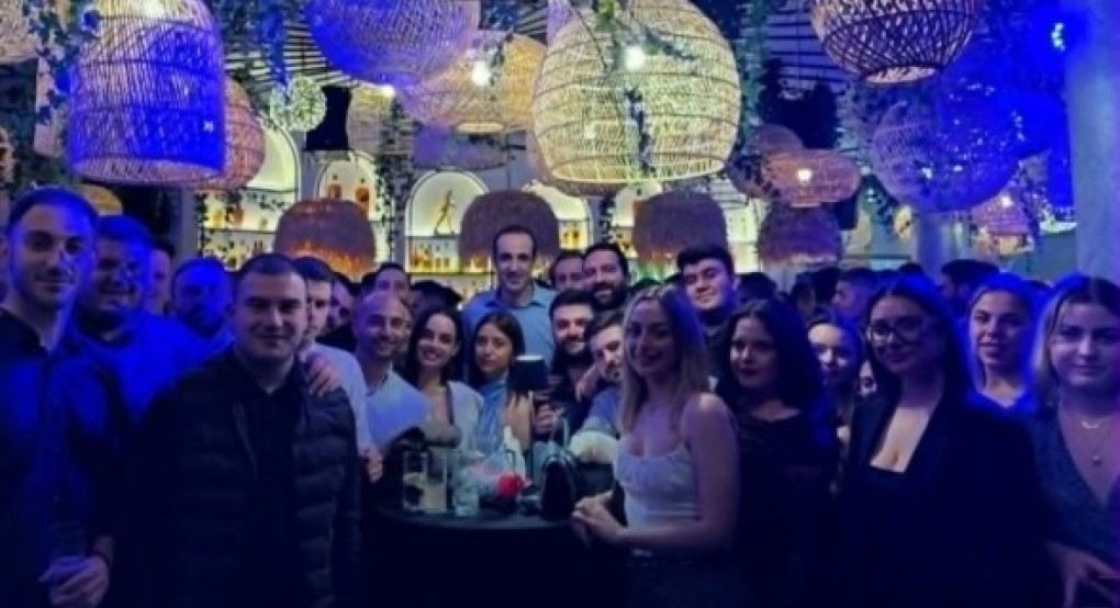 Το πάρτι της ΟΝΝΕΔ και του Γρηγόρη Δημητριάδη που ένωσε όλες τις γενιές της ΝΔ - Πάνω από 1.500 άτομα