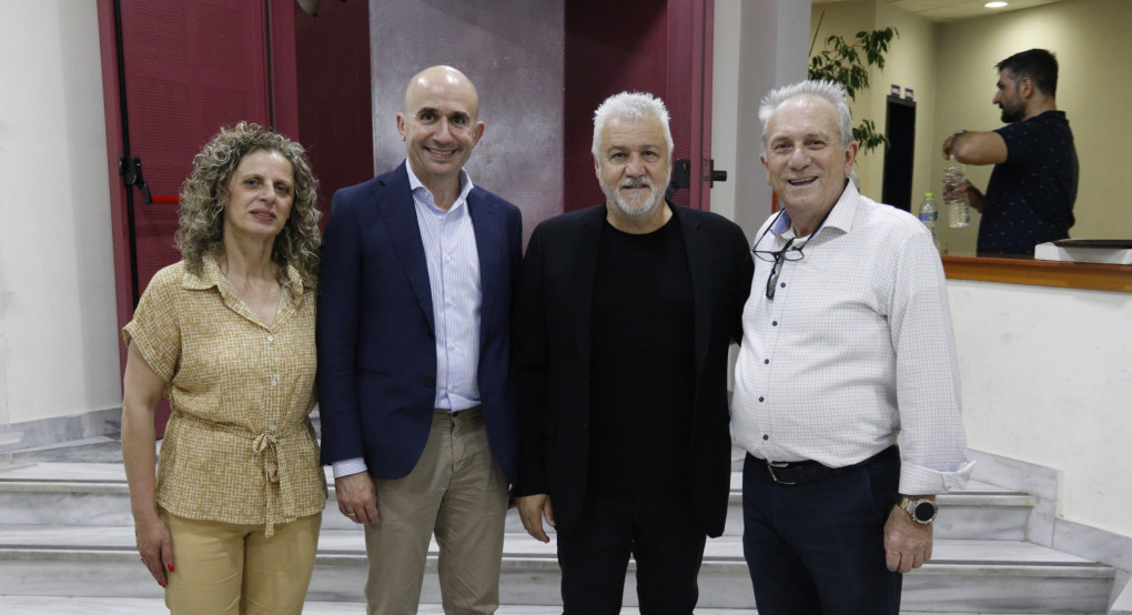 Το Βιβλιοπωλείο «ΑΛΦΑΒΗΤΑΡΙ» παρουσίασε στα Γιαννιτσά τον «Καθαρμό» του Σπύρου Πετρουλάκη (βιντεο/ φωτογραφίες)