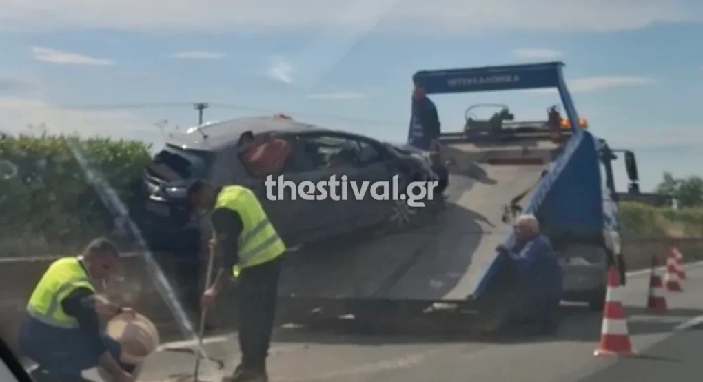 Θεσσαλονίκη: Σοβαρό τροχαίο στη Μουδανιών – Τούμπαρε ΙΧ μετά από σύγκρουση με άλλο αυτοκίνητο