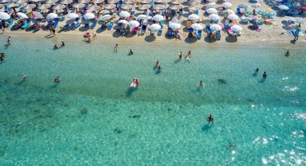 Τουρισμός: Χωρίς εργαζόμενους ξεκίνησε η σεζόν στη Χαλκιδική - «Επίδομα εργασίας» ζητούν οι εργοδότες