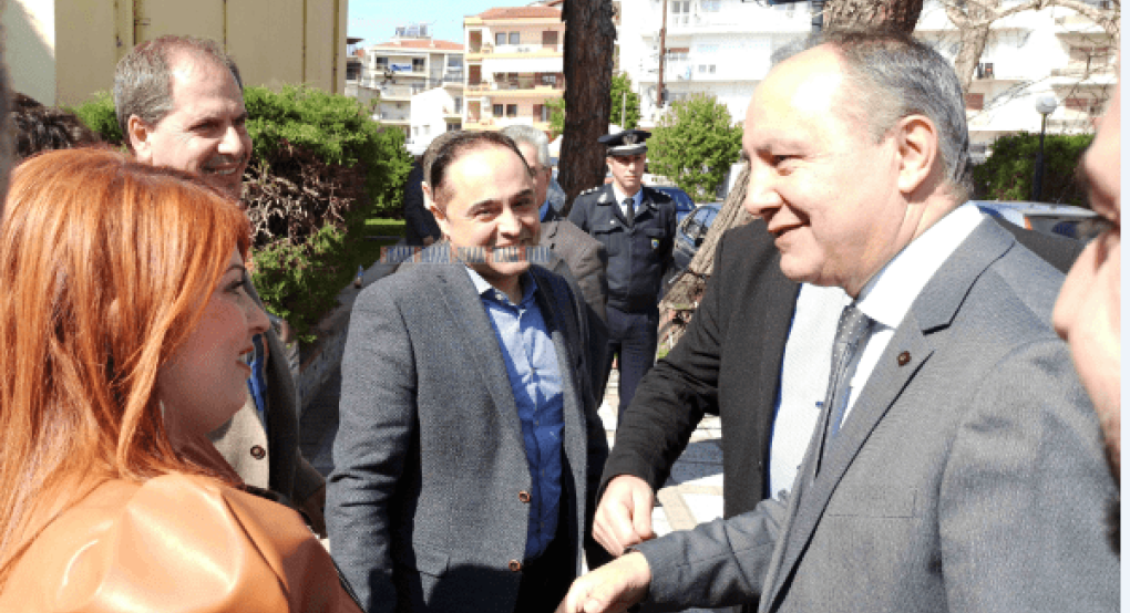 Καταθέτει το μισό μισθό του ο Θόδωρος Καράουγλου 