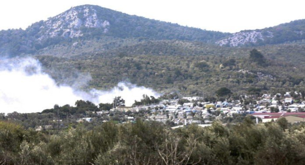 Πυρκαγιά κατέστρεψε εγκαταστάσεις ΜΚΟ έξω από τον καταυλισμό της Μόριας