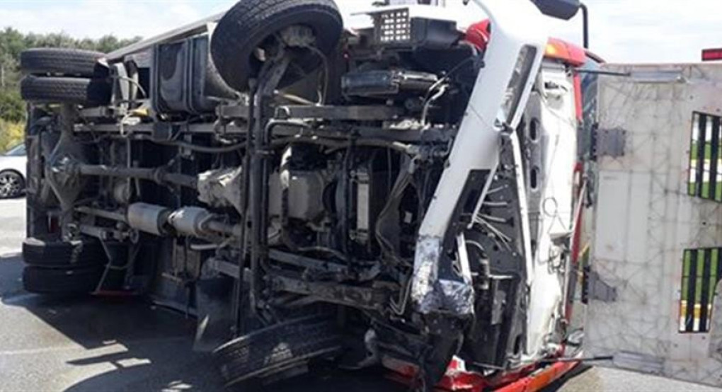 Καραμπόλα τριών αυτοκινήτων στην Κρήτη