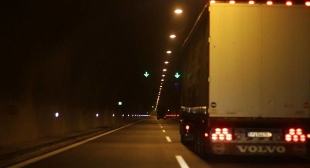 Νεκρός οδηγός νταλίκας στον Ασπρόπυργο – Βρέθηκε πυροβολημένος στην καμπίνα