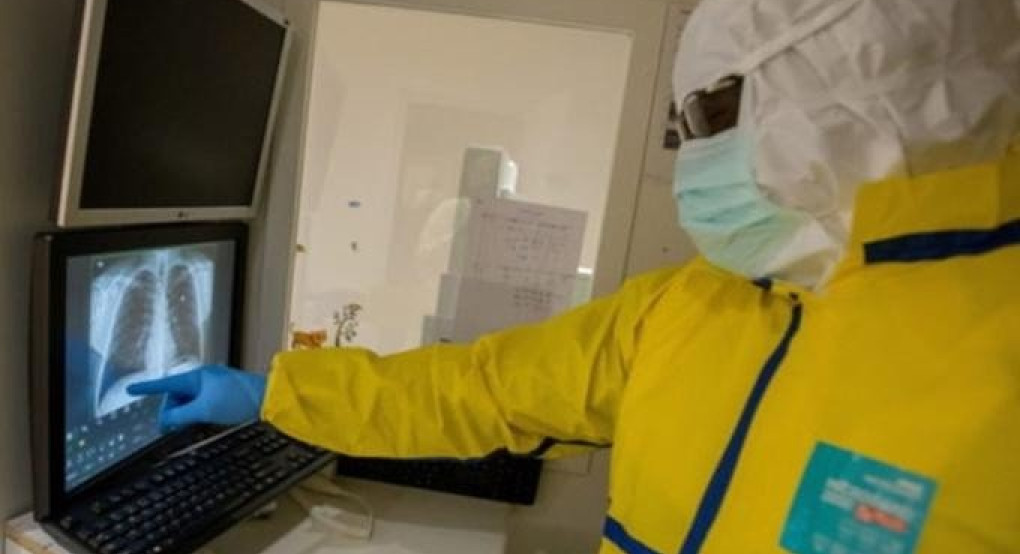 Κορωνοϊός: Βίντεο - σοκ καταγράφει πόση βλάβη προκαλεί στους πνεύμονες ο ιός