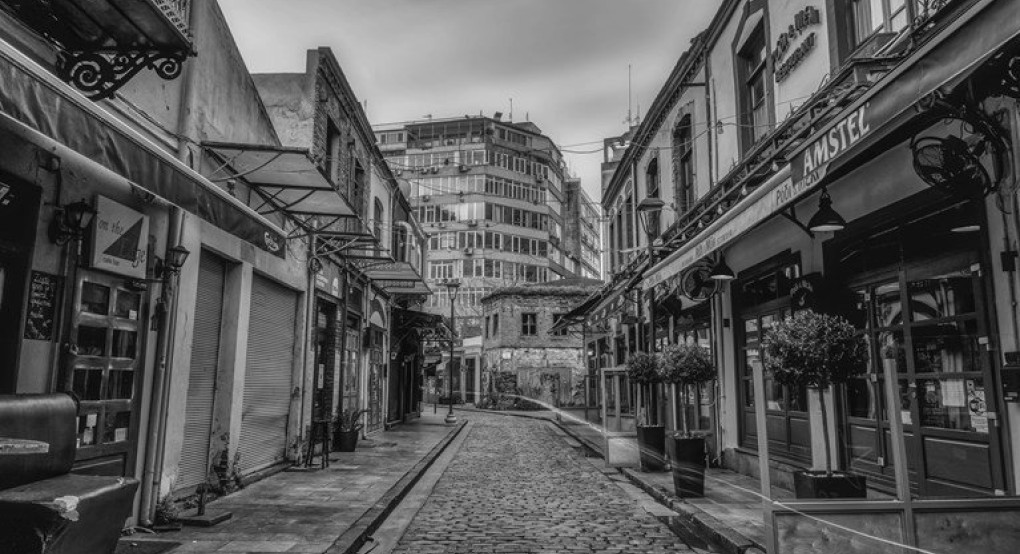 Θεσσαλονίκη: Πρώτη καταδίκη για παραβίαση της καραντίνας - 12μηνη φυλάκιση σε ιδιοκτήτη καφέ-μπαρ