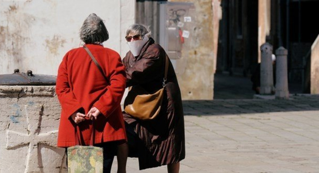 Σε πόλη της Ιταλίας άνδρες και γυναίκες βγαίνουν διαφορετικές ημέρες κι εκ περιτροπής για ψώνια