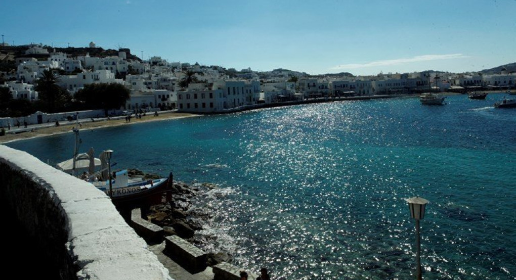 Μύκονος: "Εξαιρετικά κρίσιμη" η κατάσταση μετά το κρούσμα κορονοϊού- Εκκληση να μείνουν οι κάτοικοι στα σπίτια τους