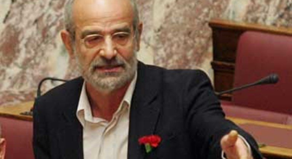 Εκπληξη από Αλαβάνο: Ζητά περιφορά του Επιταφίου και τους πιστούς να ψέλνουν...από τα μπαλκόνια