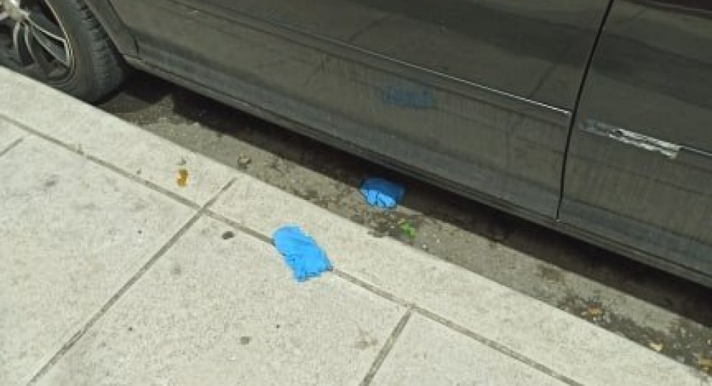 Γιαννιτσά: Πεταμένα γάντια εδώ κι εκεί...