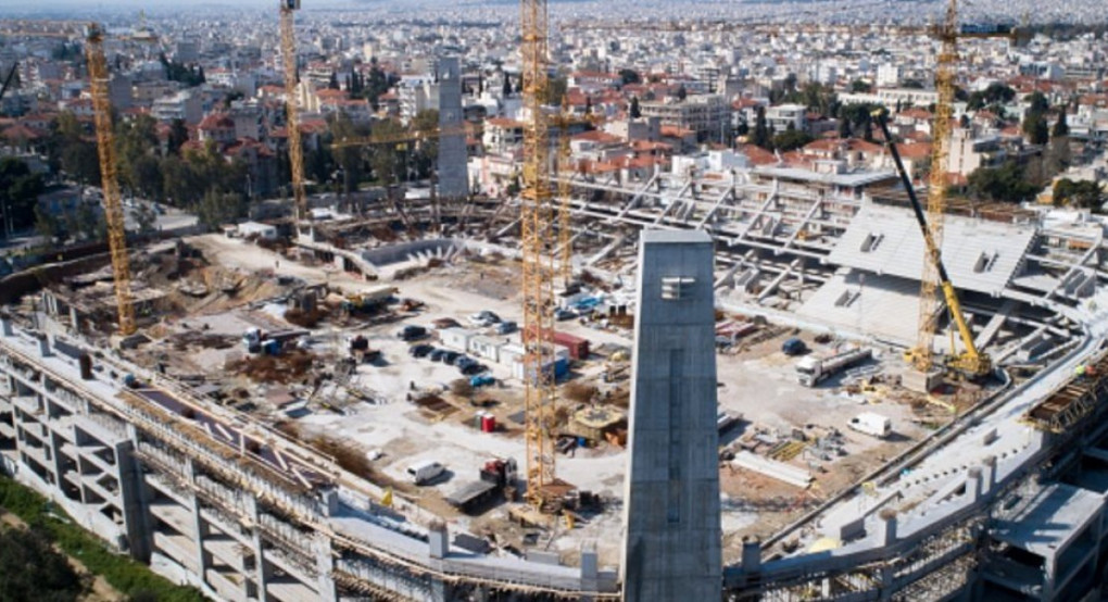 Του βγήκε «ξινή» η βόλτα: Ηλικιωμένος «έφαγε» πρόστιμο επειδή πήγε να δει... το γήπεδο της ΑΕΚ (βίντεο)