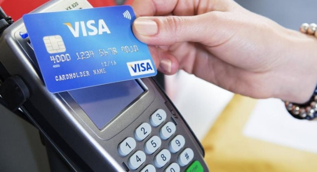 Στα 50 ευρώ από Δευτέρα το όριο των ανέπαφων συναλλαγών