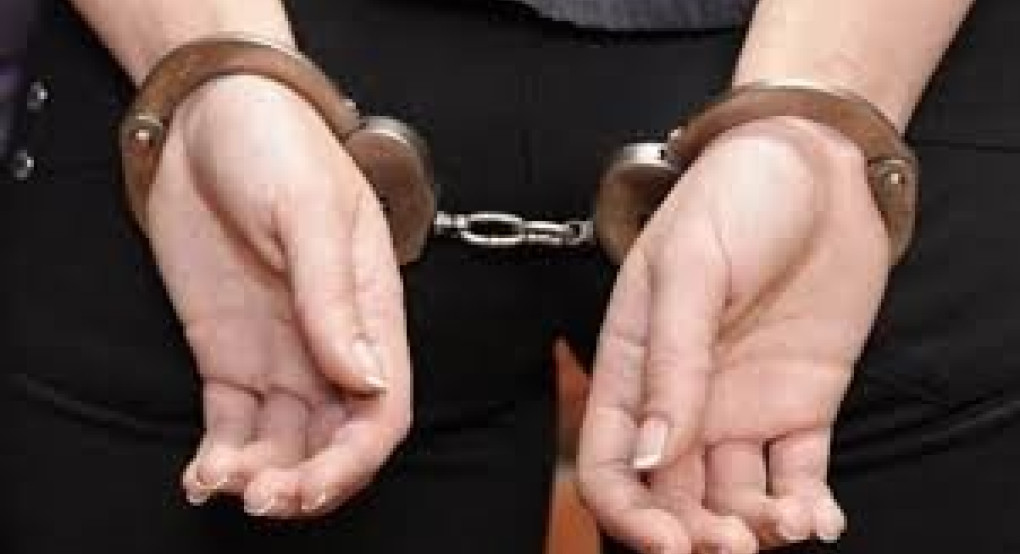 Συνελήφθη γυναίκα για απάτη. Απέσπασε 134.000 ευρώ από γυναίκα για δήθεν διεκπεραίωση οφειλών στην εφορία
