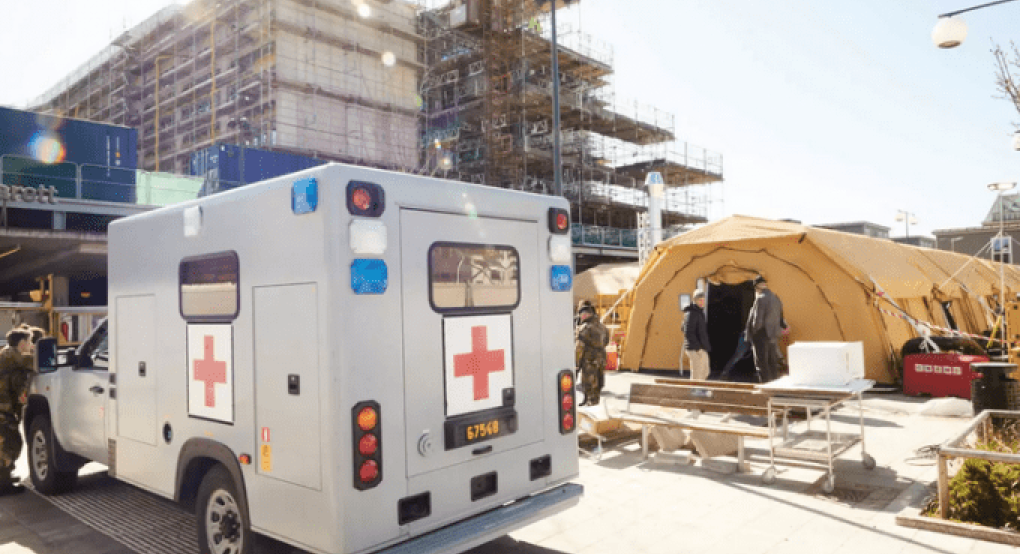 Σοκαριστική μαρτυρία Έλληνα με κορωνοϊό στη Σουηδία: «Νοσηλευτές με ξεφόρτωσαν στο δρόμο με 39,5 πυρετό»