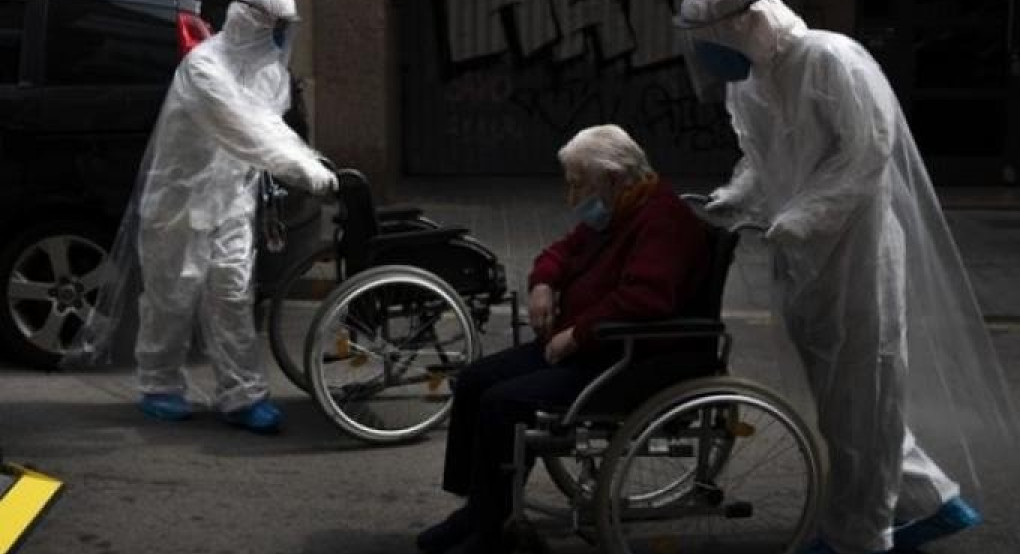 Κορωνοϊός: Οι ηλικιωμένοι σε καραντίνα, τουλάχιστον μέχρι το τέλος του χρόνου