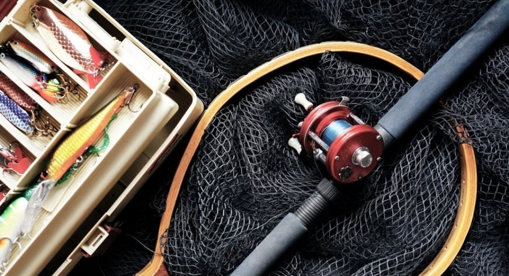 Αντιδήμαρχος αψήφησε την απαγόρευση και πήγε για ψάρεμα με σκάφος