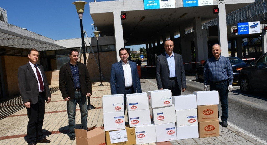 Καράογλου: Διανομή υγειονομικού υλικού στο τελωνείο Ευζώνων.