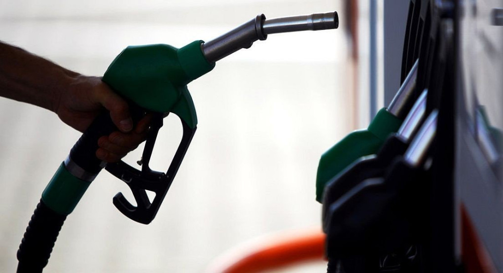 Σε ελεύθερη πτώση οι τιμές και η ζήτηση στα καύσιμα