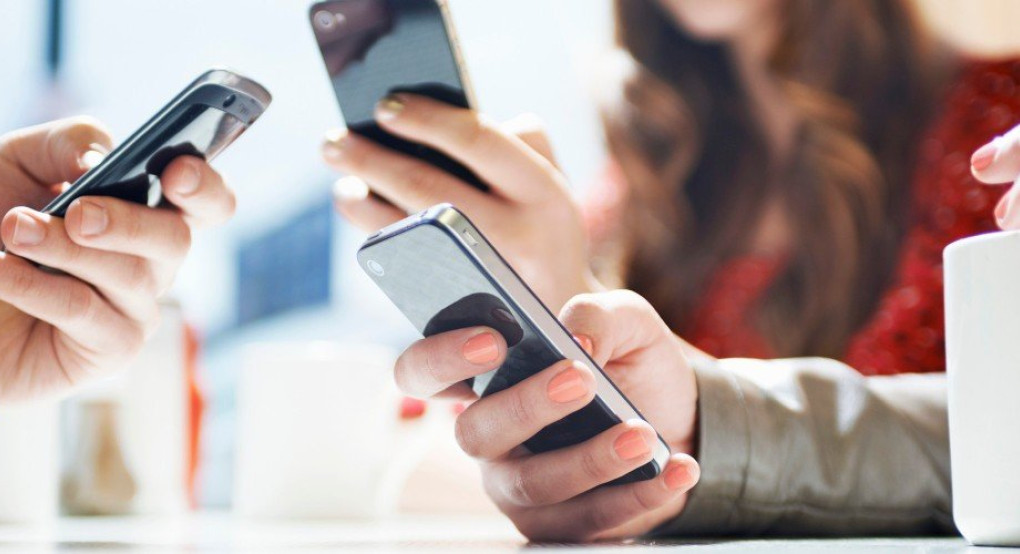 Και όμως εξετάζεται εφαρμογή στα κινητά που εντοπίζει τους ασθενείς με κορωνοϊό