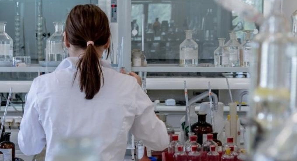 Κυνήγι αντισωμάτων του κορωνοϊού - Το μητρώο ασθενών, το βραχιολάκι και οι ενστάσεις