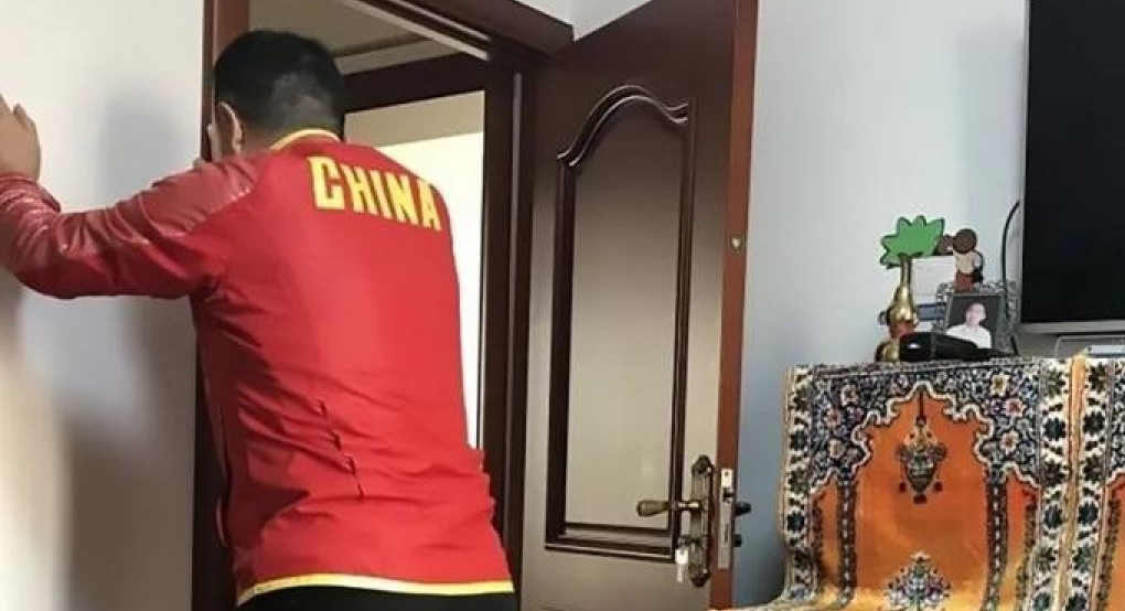 Κινέζος δρομέας έτρεξε 512 χιλιόμετρα στο σπίτι του στην καραντίνα!