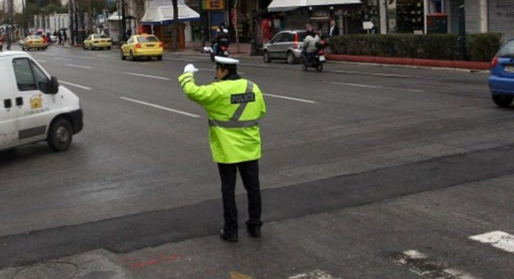 Απαγόρευση κυκλοφορίας: Σκέψεις για απαγόρευση ΙΧ την Ανάσταση και το Πάσχα 