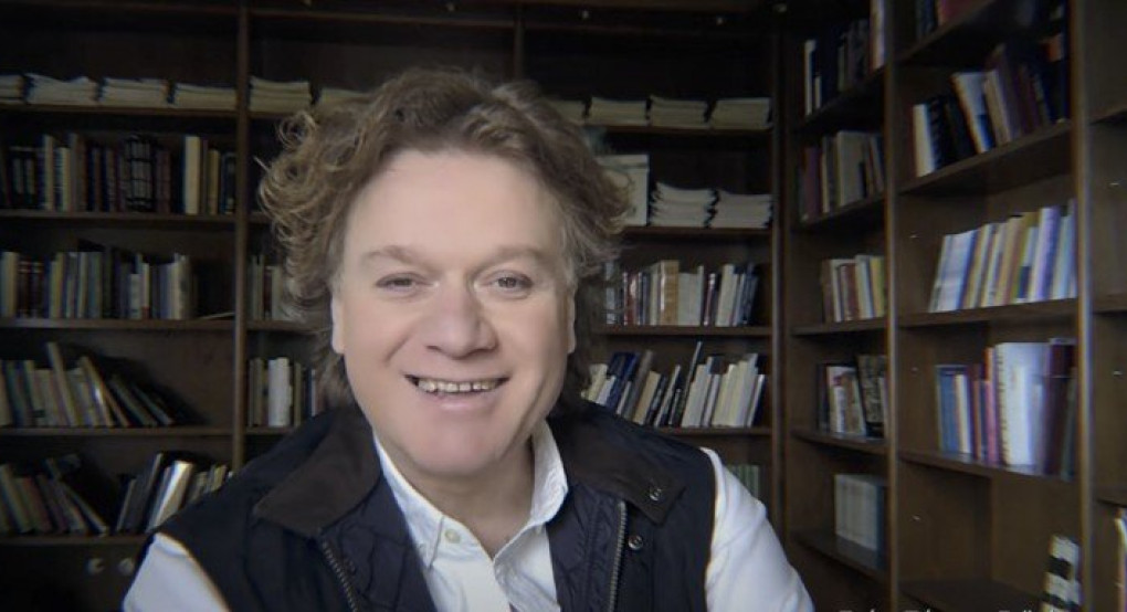 Τα φετινά ευφάνταστα σποτ των Jumbo τα... σπάνε! Με Πέτρο Γαϊτάνο να δείχνει γιατί πρέπει να μείνουμε σπίτι [βίντεο]