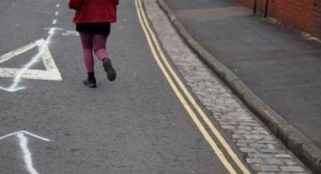 Πολίτες στο Μπρίστολ δημιούργησαν λωρίδα δρομέων στο δρόμο! 