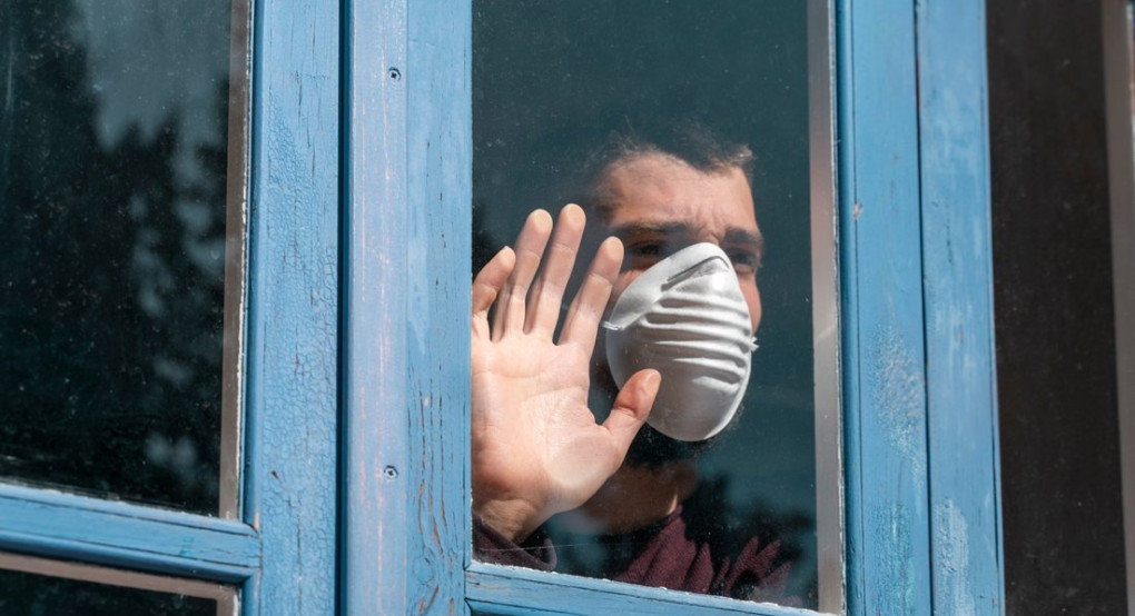 Η καραντίνα λόγω κοροναϊού προκαλεί στον εγκέφαλο ό,τι και η πείνα – Τι διαπίστωσαν οι επιστήμονες