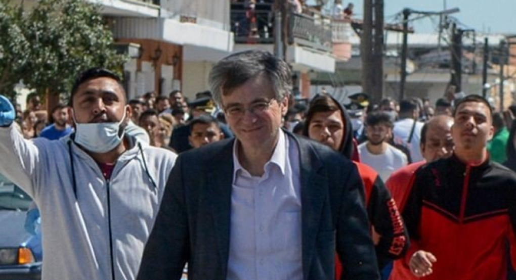 Πώς ο Τσιόδρας τσάκισε με δύο λόγια τον ρατσισμό σε βάρος των Ρομά