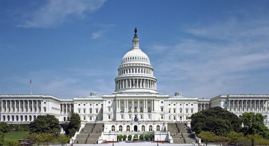 Τουλάχιστον έξι μέλη του Κογκρέσου των ΗΠΑ έχουν διαγνωσθεί με κορωνοϊό