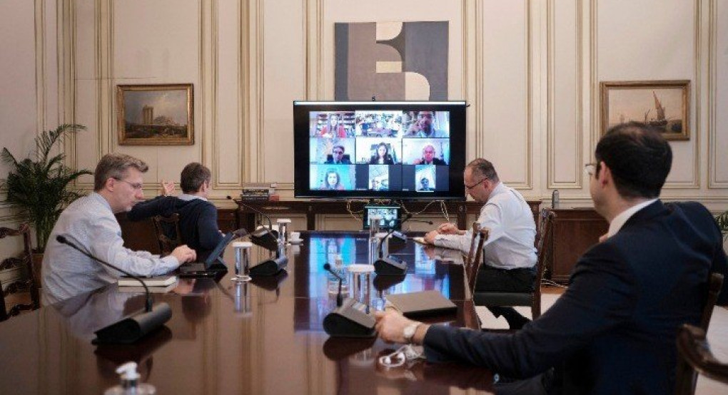 Τηλεδιάσκεψη με την ηγεσία του υπουργείου Παιδείας είχε ο πρωθυπουργός