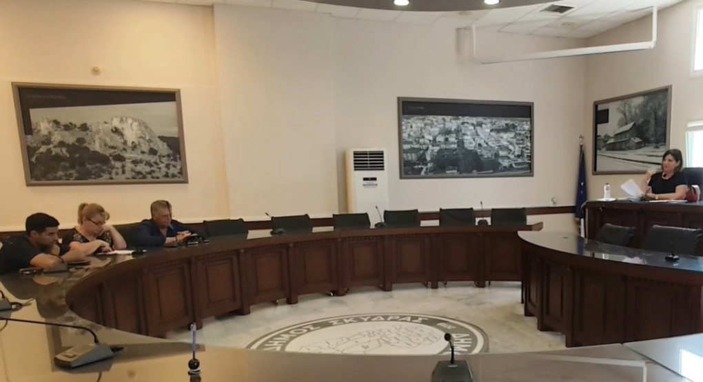 Δημοτική Επιτροπή Δήμου Σκύδρας: Πινακίδες στους πεζόδρομους, οι νέες θέσεις της Λαϊκής Αγοράς, εργασίες στο γήπεδο Μαυροβουνίου και δικηγόρος για την υπεράσπιση της Γιακαμόζη
