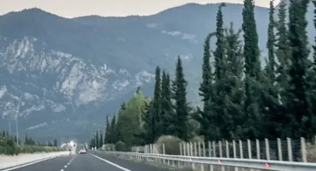 Έκτακτες εργασίες επισκευής φωτεινής σηματοδότησης στον κόμβο διασταύρωσης ΙΩΝΙΑ Κ2Β επί της Ε.Ο. Γιαννιτσών - Θεσσαλονίκης